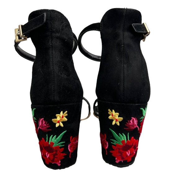 Kenneth Cole Lisa Black Suede Heels Sandals size 9 Embroidered Floral Chunky - Picture 3 of 10